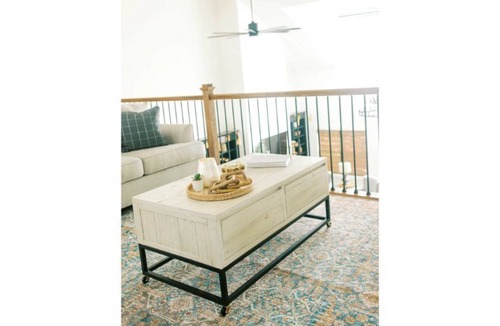 Atkinson House | NEW Red River Estate, Luxurious 5 BR home w/pool!