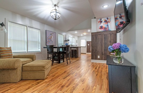 Atlanta House | NEW Renovated Home Mile from Mercedes Benz