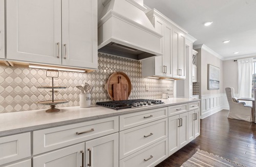 Eatonton House | Newer construction, professionally decorated on the water.
