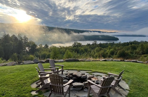 Hebron Cabin | Newfound Lake Log Home - Hot Tub & Lake Views
