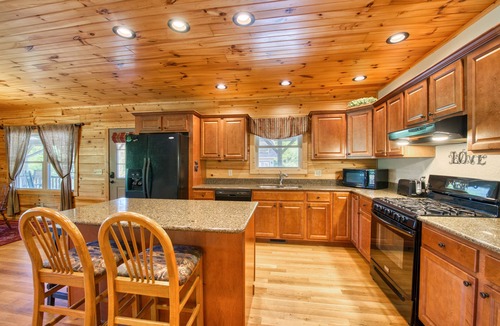 Waynesville Cottage | Newly Furnished Mountain Cabin and Cottage with Spectacular Views