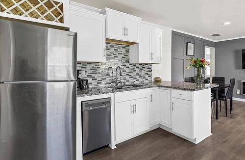 Church Street House | NEWLY RENOVATED 3bedroom house - Minutes from Downtown Atlanta with free parking