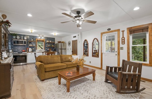 Weaverville House | Newly Renovated and Charming 1915 Farmhouse on the Ivy River