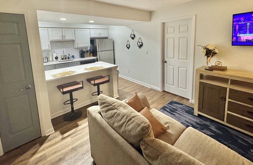 Huntsville Apartment | Newly renovated cozy apartment near Midcity!