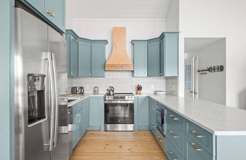 Mirror Lake House | Newly Renovated Lake Front 4 Bedroom Private Family Retreat on Winni!