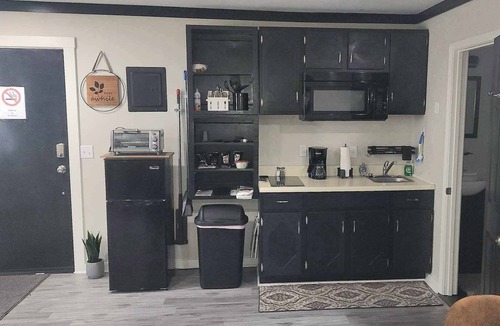 St. Martin Apartment | Nice Detatched Garage Studio Apartment Minutes from everything!Private Entrance!