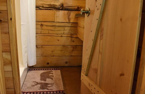 Octavia Apartment | Northern Broken Bow Lake Cabin
