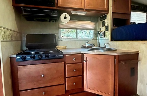 Fruitland House | Northern Stargazing Mountain Haven, Scenic & Peaceful views 2-BR R/V with AC!