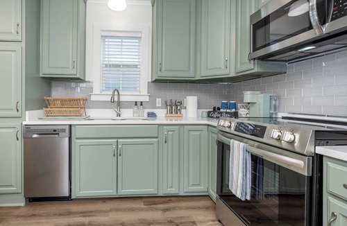 Ocean Springs Cottage | Oak Park Cottage, Newly renovated, great location!