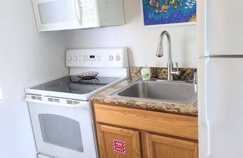 Biloxi Condo | Oak Shores - Pool/Fitness Center/Beach/Restaurants