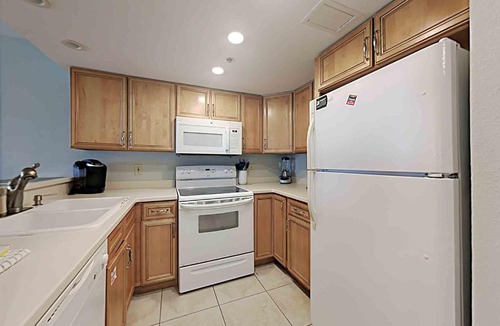 Ono Island Apartment | Ocean Breeze West #204
