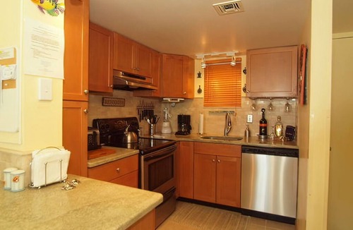 South Rehoboth Condo | OCEAN FRONT CONDO. ENJOY YOUR MORNING COFFEE SITTING ON YOUR PRIVATE BALCONY WATCHING THE SUNRISE.