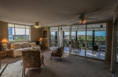 Mid Island Apartment | Ocean Harbor 402A