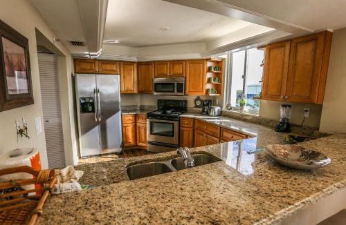 Mid Island Apartment | Ocean Harbor 402A