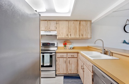 Chandler Park Condo | Oceanfront Getaway: Book Today!