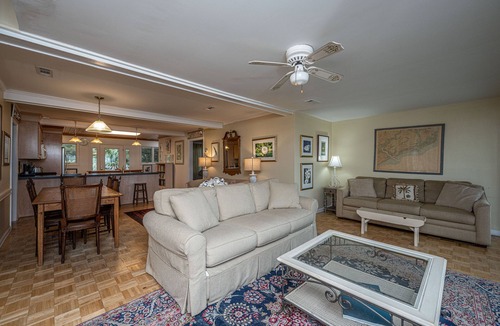 Edisto Island House | Oceanfront on the St. Helena Sound; Expansive Beach & Ocean Views; Screened Porch; Cable TV/WiFi