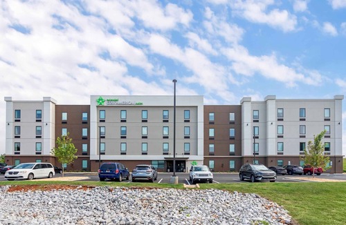 Asheville Hotel | Off I-240 - Cozy King Bed Room Perfect for your Extended Business or Leisure Stays