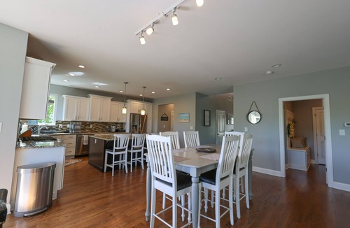 Mooresville House | Once-Twice-Three times the views on Lake Norman!