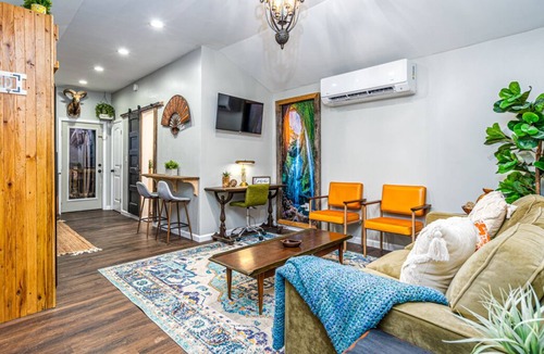 Laceys Spring House | One bedroom Chalet located near Huntsville City Limits. Romantic. Convenient.