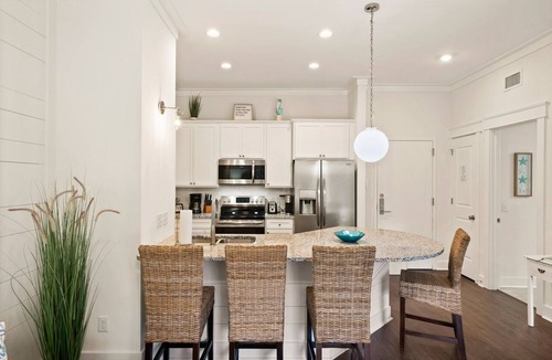 King City Condo | One bedroom condo w/pool in the SSI Village area unit 2100 First Floor