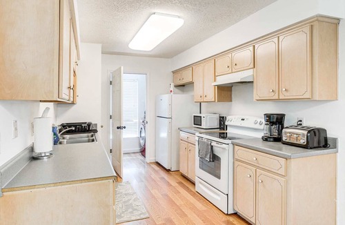 Brunswick House | One family 3-bedroom FULL HOUSE with 2 car garage in Brunswick, GA
