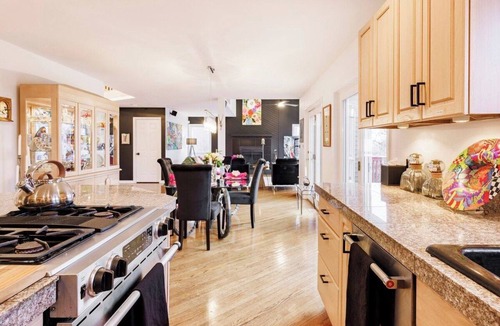 Westside House | Open layout with views, jacuzzi tub
