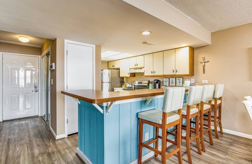 Orange Beach East Condo | Orange Beach Bayfront Condo - Boat Slips - 2 Pools - Bay Views - 2BR Sleeps 6