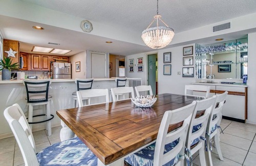 Orange Beach East Condo | Orange Beach Gulf-Front 3BR Corner Unit Sleeps 8 Ice Maker Pools Boats