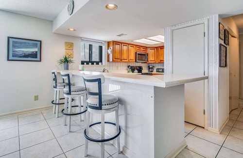 Orange Beach East Condo | Orange Beach Gulf-Front 3BR Corner Unit Sleeps 8 Ice Maker Pools Boats