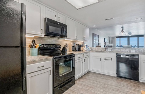 Orange Beach East Condo | Orange Beach Gulf View 2BR Sleeps 6 2 Pools Beach Boat Slips