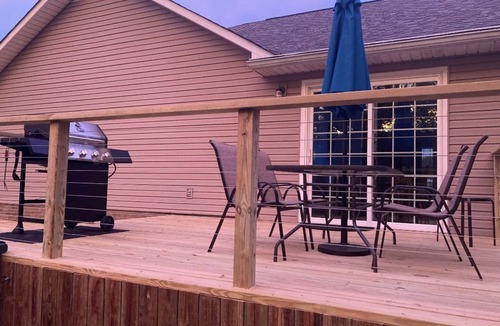 Dandridge House | “Our Favorite Hangout” ◈ Lakefront ◈ Boat Dock ◈ Level Lot ◈ Fire Pit