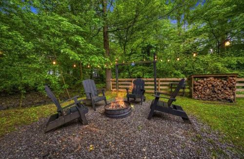 Rocky Grove House | Outdoor Paradise on the Creek - Jacuzzi - Stocked