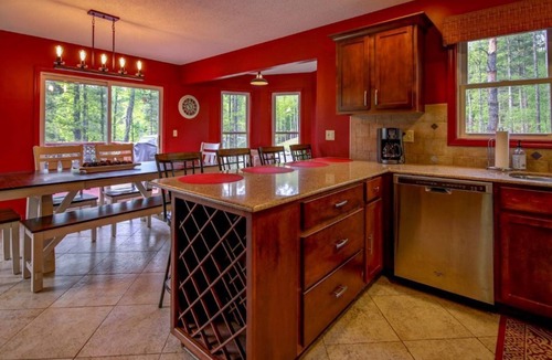 Mars Hill House | Owl’s Nest Treetop Oasis - 25 to AVL, 25 to Hatley Pointe Ski Resort