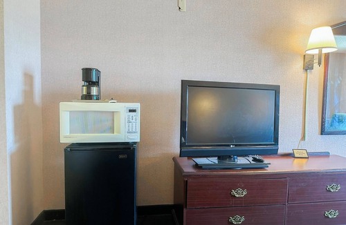 Macon Hotel | OYO Hotel East Macon I-75
