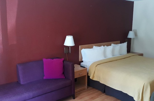 Phenix City Hotel | OYO Hotel Phenix City Central