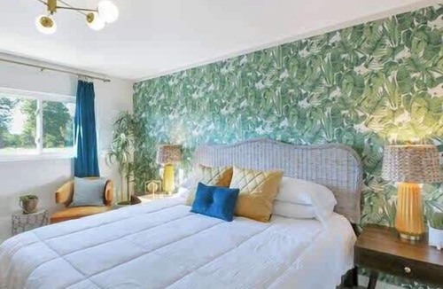 Trenton Hotel | Palm Springs King Suite Near Chattanooga Room#1