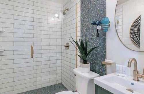 Trenton Hotel | Palm Springs King Suite Near Chattanooga Room#1
