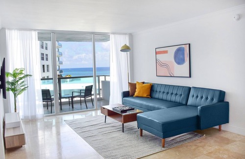 Mid Beach Hotel | Panoramic Partial Sea-View 2 BDR Suite with Balcony