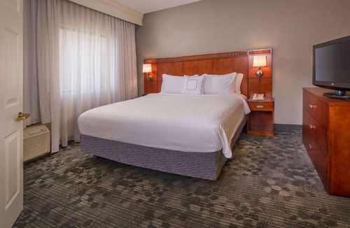 University Place Hotel | Peaceful Getaway | Gym, Pet-Friendly | Near Music Pavilion & UNC Charlotte