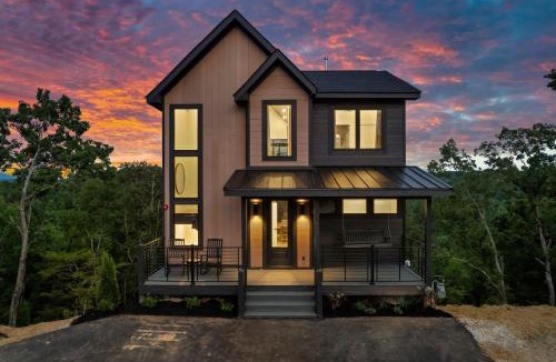 Sevierville House | Peaceful Getaway Luxe Cabin w Private Pool