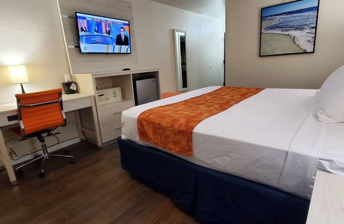 Dock Junction Hotel | Peaceful hotel close to downtown Brunswick, St. Simons, Jekyll and Sea Island.