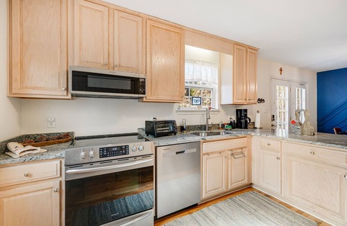 Weaverville House | Peaceful Mountain Retreat, Great for Groups, Spacious, 15min Asheville, Enjoy!