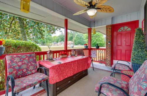 Riverdale House | Peaceful Porch, Yard! Riverdale Home Near Dtwn ATL