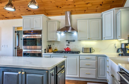 Waynesville House | Peaceful Rise | Hot Tub, EV Charger & Views⛰️ Near Waynesville + Biltmore Pass