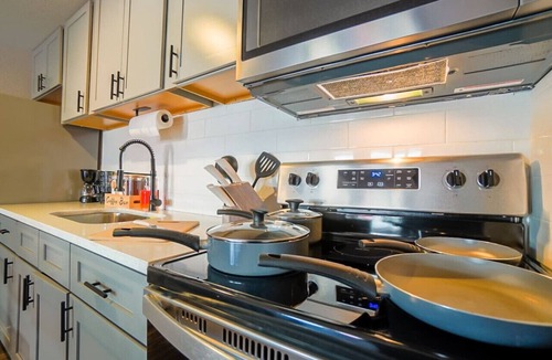 Columbus Apartment | Peach Suite - 10 min to Ft Moore