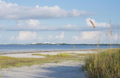 Fort Myers Beach House | Pelican Watch #602 by Sun Palace