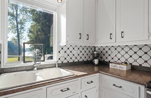 Eatonton House | Peninsula on Lake Sinclair, Sleeps 6, Kayaks+More!