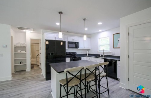 Pooler House | Perch-Cozy, Quiet Home Close to SAV, I-95 and PetFriendly