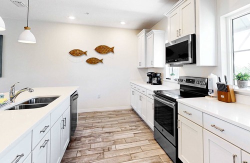 Ono Island Villa | Perdido Key Incredible Lake Views, Beach Chairs & Umbrella