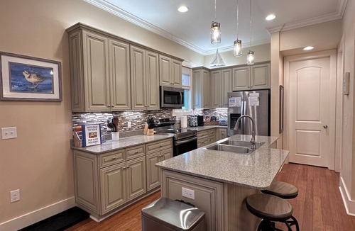 Sunnyside House | Perfect Carillon Beach Family Cottage located in the charming Cottage District